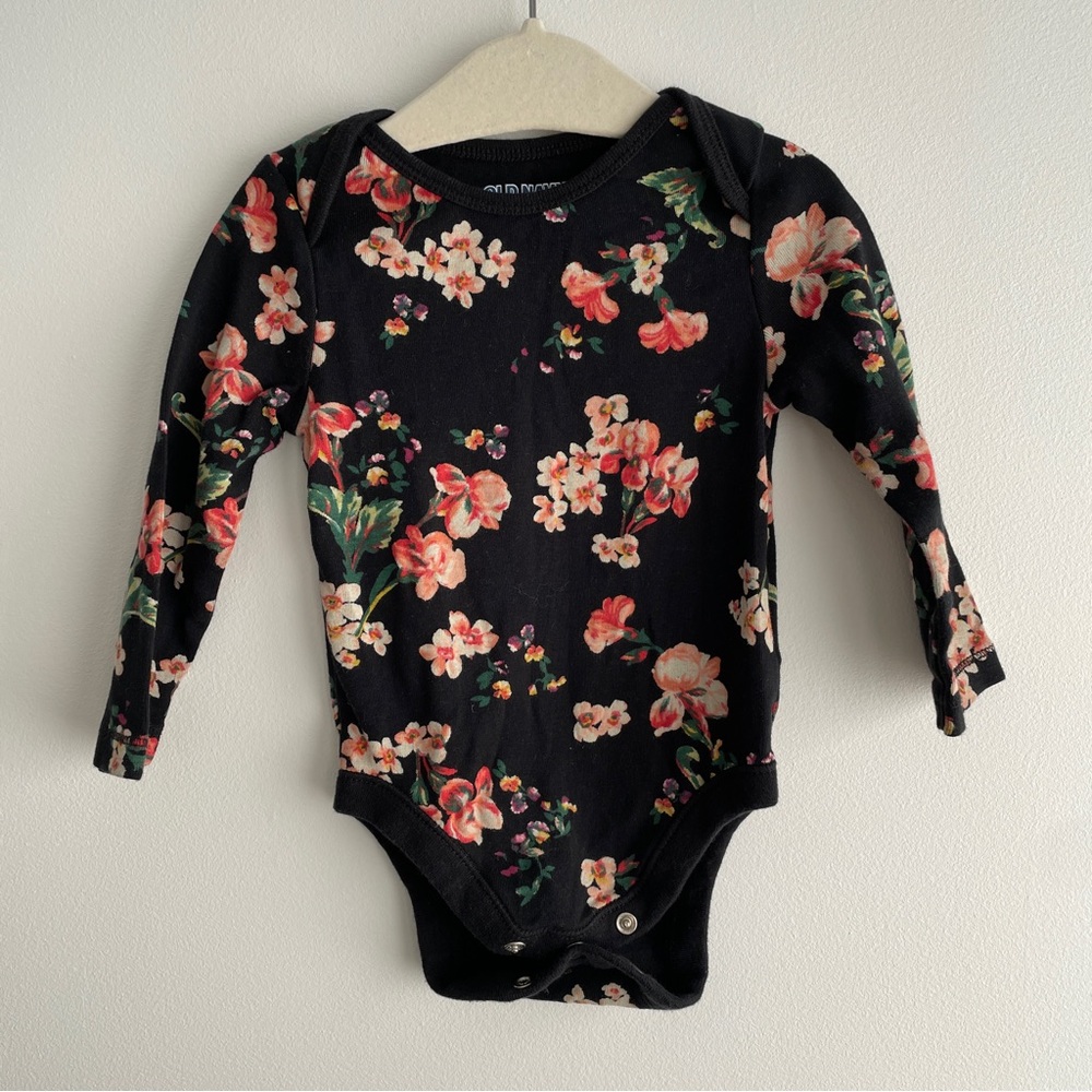 Pair of Girls Long Sleeve Bodysuits. Size 6-12 Months - Picture 2 of 5